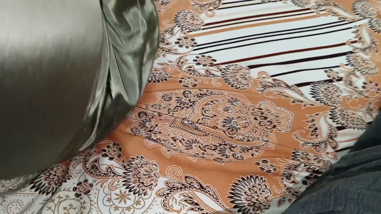 QueenbeautyQB: Ein schöner romantischer moment zwischen einem indischen ehemann und seiner...