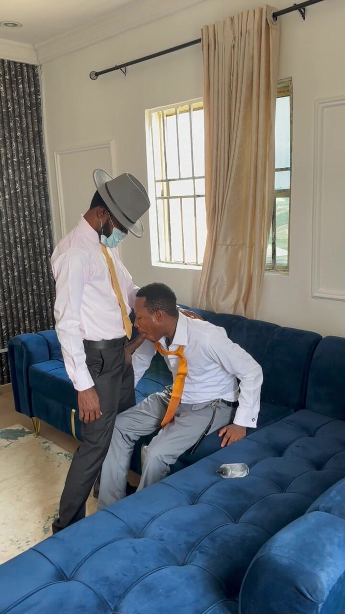 Purplecum: Bos kantorku ngentot sama aku