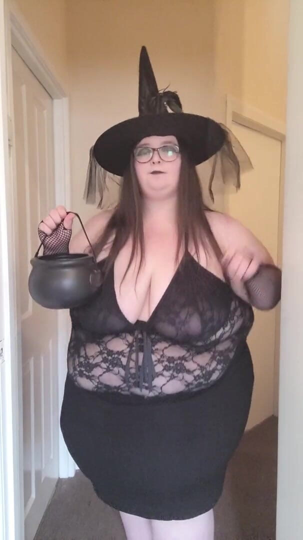 SSBBWLadyBrads: The fat ssbbw bully witch
