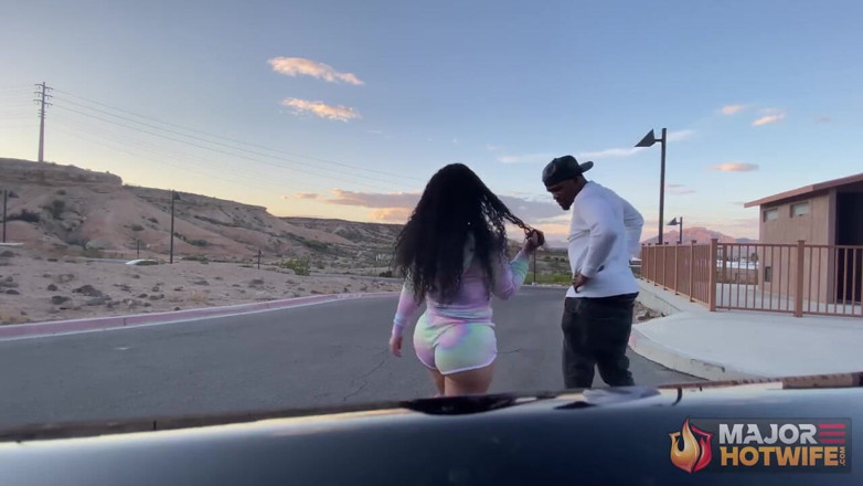 Rome Major Hot Wife: Trotar esposa caliente montando en el coche