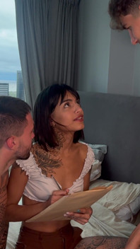 Latina berpantat sempit mengongkek Atendan Hotel - Aixa Isis - Brady Bud