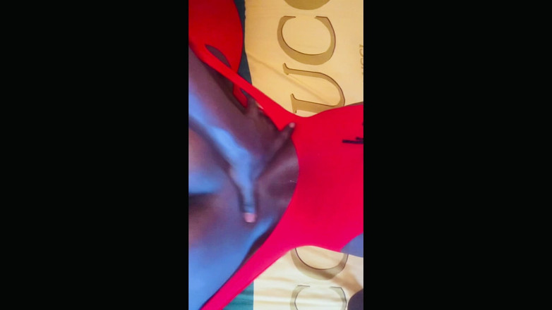 Skimask: नरम गांड वाली लड़की इस पर