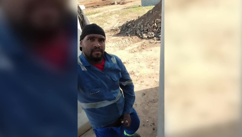 TheBlacKHunterr: Antes De Ir Pra Casa Trabalhador Da Aquela Gozada Na...