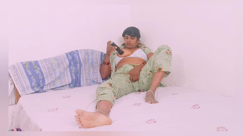 Telugu honey lips: Desi opa doggystyle fickt telugu dirtytalk