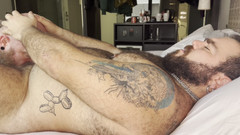 ScruffyStocky: Beruang Berbulu Top Fucks Bareback Puppy Misionaris Tenggorokan Dalam Memukul...