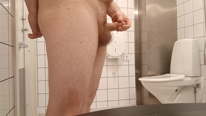 Ed Eden: Високий унітаз 4