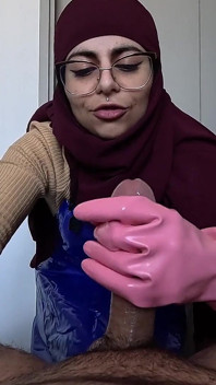Doamnă care face curățenie arabă labă Mia Niqab