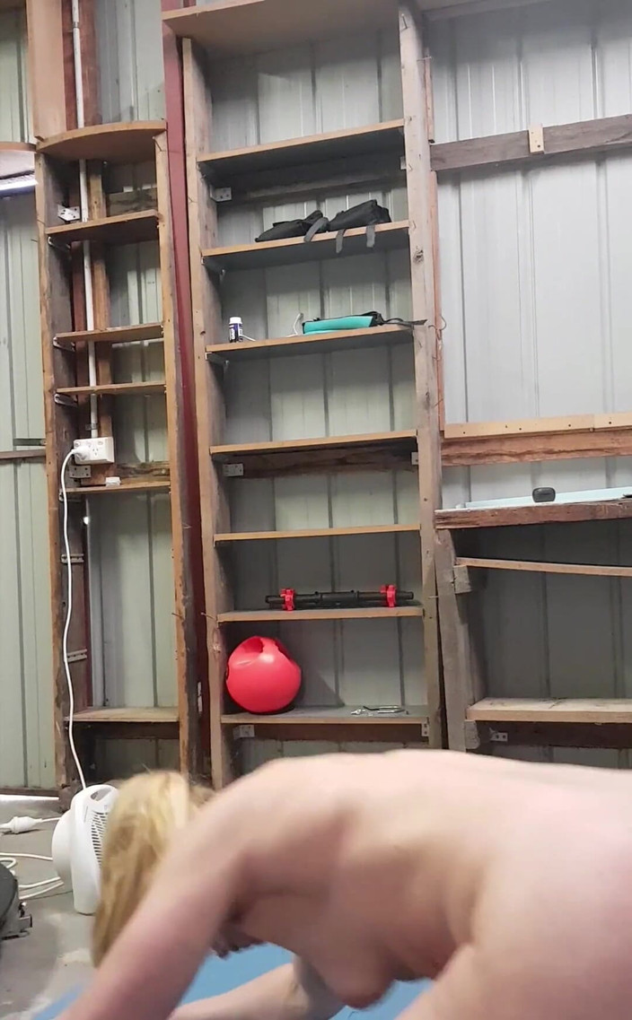 Michellexm: Nackte Workouts, Lateral Raise, Bicep Curl, pallof Press und plank