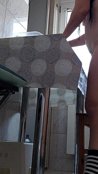 Sexy figa pelosa latina, culo grosso. Moglie pelosa culo grosso, figa pelosa, grandi capezzoli. Amatoriale MILF figa, culo grosso, grandi tette