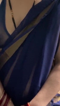 Sexo con tía caliente en la cocina mostrando audio completamente hindi