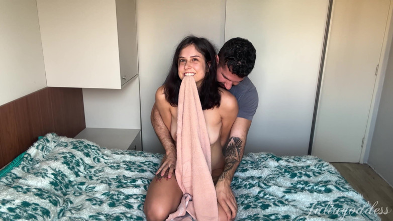 Shamelesscouple: El primer video de cosquillas y desafío de Julia