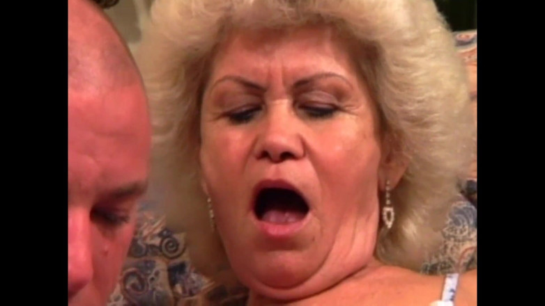 XTime Vod: Nenek menjadi benar-benar gila untuk zakar - vol 21 - episod 3