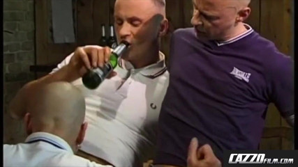 Cazzofilm: CAZZOfilm - Malá skinhead dokáže vzít ptáka