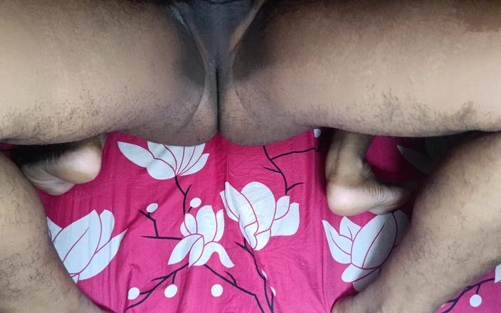 Debaki mantry: Pareja india en romance