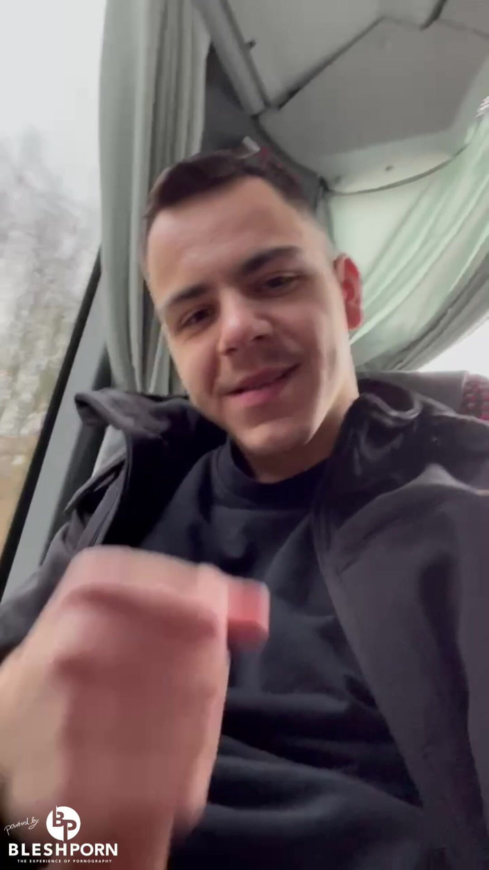 bleshporn: Üvey oğul Benni Schulte otobüs yolculuğunda