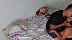 Gilversexy: 我在和男友打电话时操我的前任！我向他展示，现在我可以把我的整根鸡巴塞进嘴里了！字幕