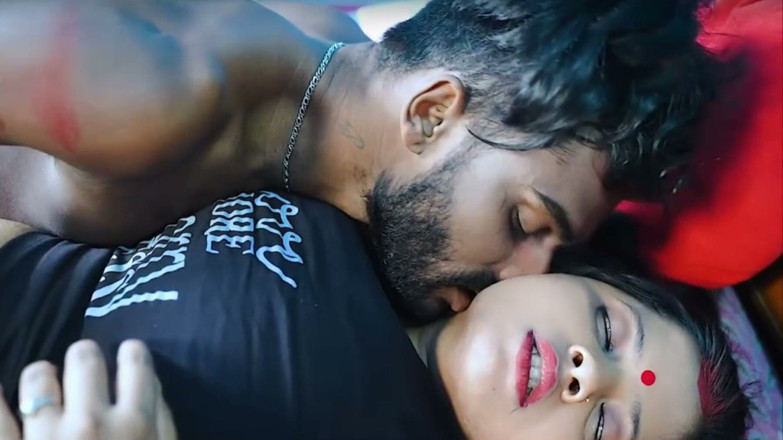 Puja Sarkar: Soțul Tharki.