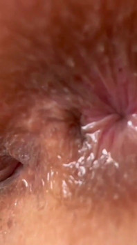 Veřejné toalety: Asijská fitgirl #anal rimming a #pissing fetiš v koupelně a na toaletě špinavé video