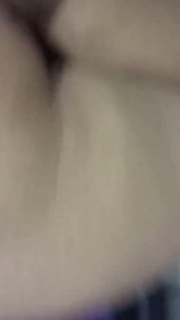 Vanessinha ležela v této pozici s ocasem pro mě