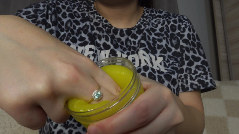 AmayaMori: 나는 이미 큰 때문에 내 머리를 스타일링하고 내 손톱을 수정, 나는 핸드 크림으로 보습.