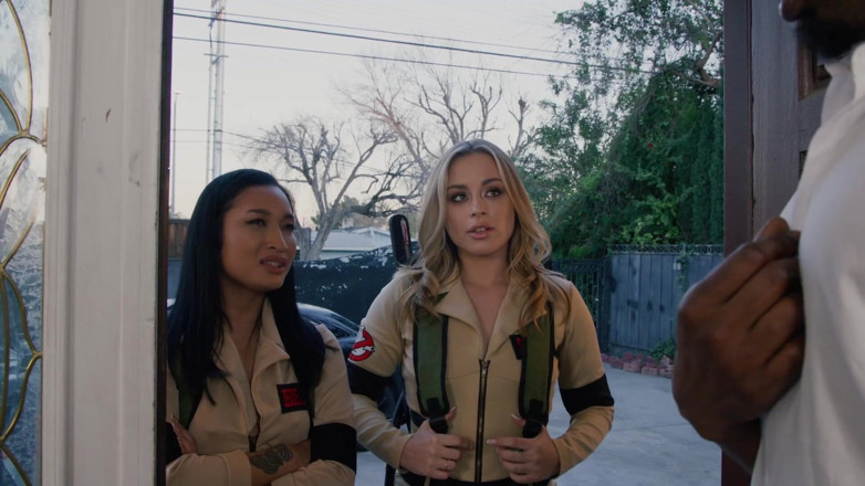 Cosplayground: Ghostbusters curvă Chanel Camryn, Anna Claire Clouds și Avery Black își fac...