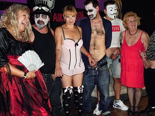 Only Taboo: Halloween maturo festa anale orgia