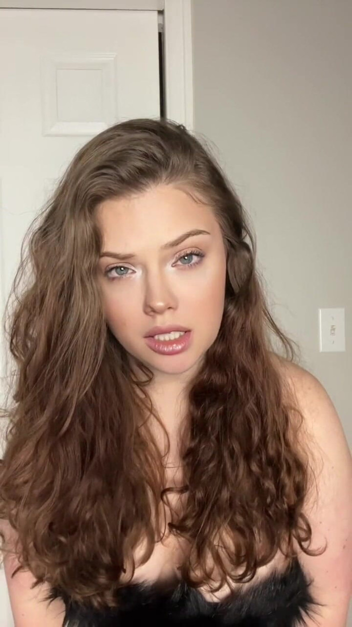 Youdreamgirl123: Milf Domme in leren hoeren uit haar mietje jongen rollenspel