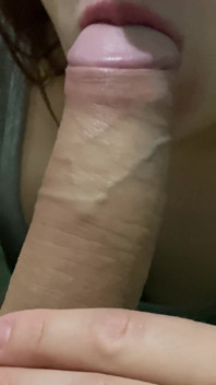 取り出しずに美女のお口の中に入っちゃいました