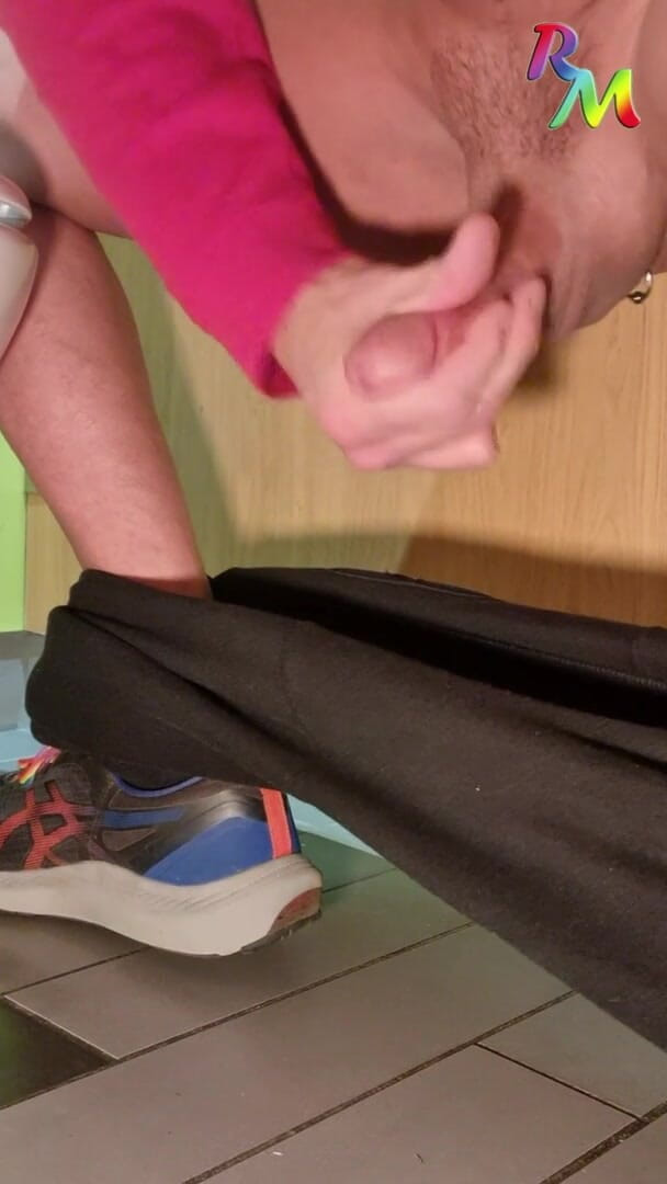 RainbowAdventures: Who Loves a Proper Gloryhole? Random Mouth and Ass on...