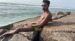 arabeputo: Magrelo Do Pau Grande Punheta na pláži