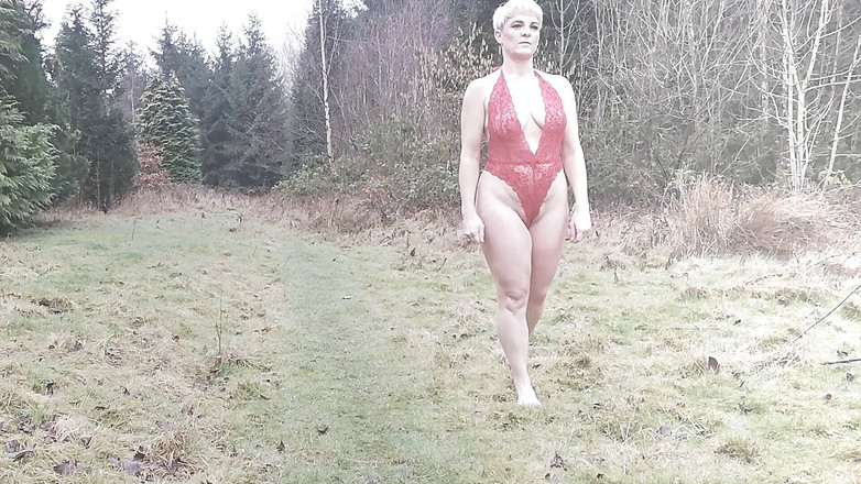 The adventures of Kylie Britain: Uwodzenie zakonnicy Kylie