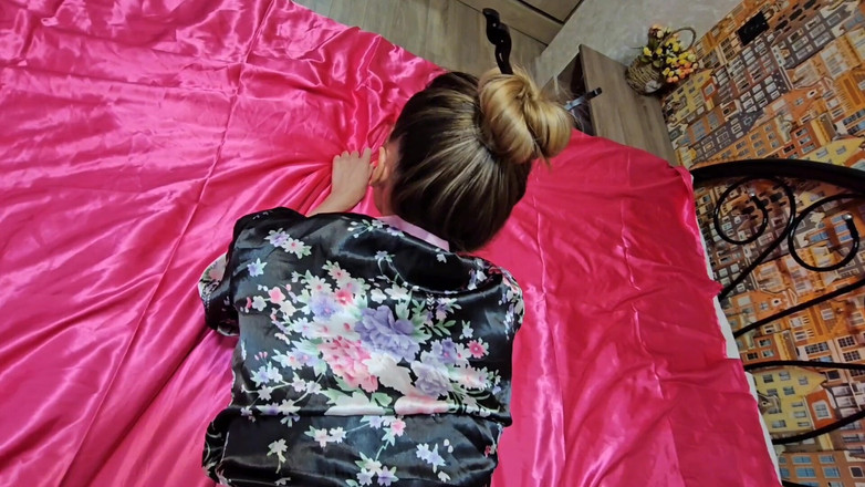 Nastystuf Girl: Asijská macecha říká "ukaž mi ptáka! Hloupý zadek! Šukej můj velký zadek! Hloupý...