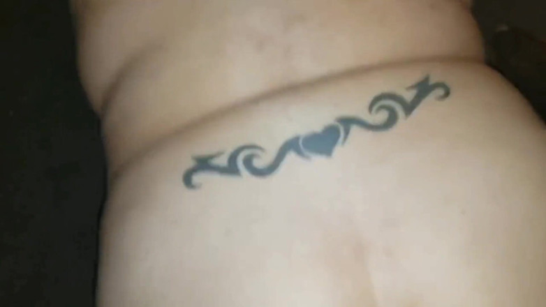 Real homemade BBW BBC porn: BBW BBC hår drar som fingrar slår bultande bakifrån