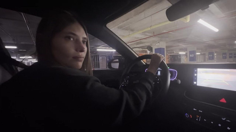 scarlettandc: Two Lesbians Have Sex in the Car