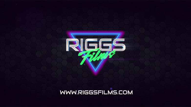 Riggs films: Kayla Lea kouří