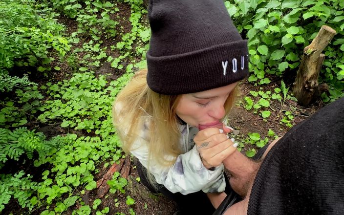 xKeryB: 我的小荡妇勾引我操她，然后吮吸并吞下我的精液 - 第一人称视角