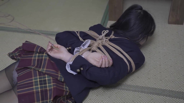 Aisan girl bondage: Fă fata să ejaculeze cu un vibrator