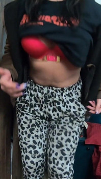 Tachinare twerk în costum de casă - Cur mare tremurător și fără chiloți Vibes
