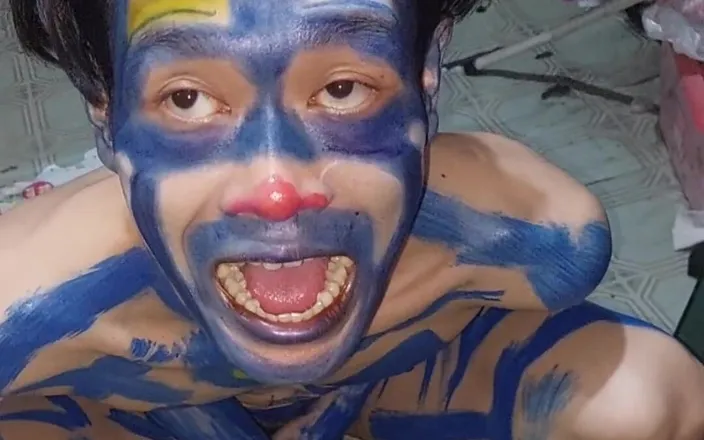 Clown likes to play with colors: Clown clown Chicken