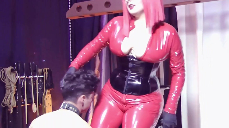 Arya Grander: Une belle-mère stricte et ses 2 tapettes de débutantes - MILF pulpeuse,...