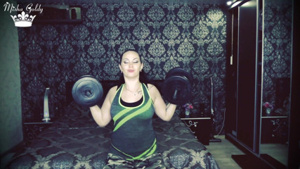 Goddess Misha Goldy: 50 lần nâng tạ lặp lại cho thử thách biceps...