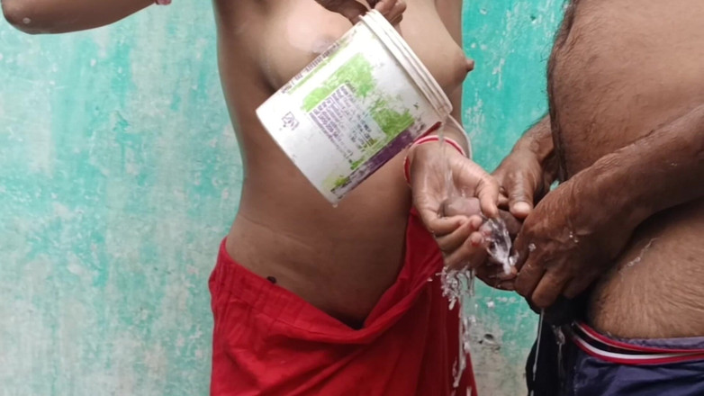 seema: Banho bhabhi