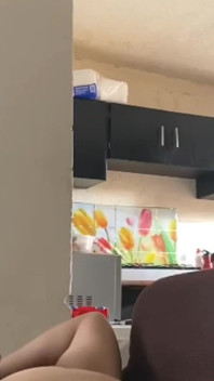 Rumhängen mit meinem freund und wir haben im wohnzimmer gefickt