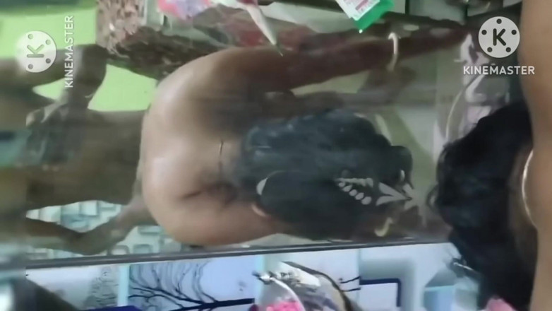 Indian porngirl: 年轻的性感人妻的后入式性爱