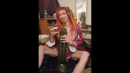 Jasmine Dlight - UK's most extreme anal porn star: @jasmine_dlight撕裂屁股与巨大的@johnthomastoys假阳具 - 灵感来自hotkinkyjo使用@amsterdam_pro润滑深肛门玩具