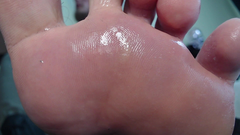 Hunky time: Șeful heterosexual domină și umilește