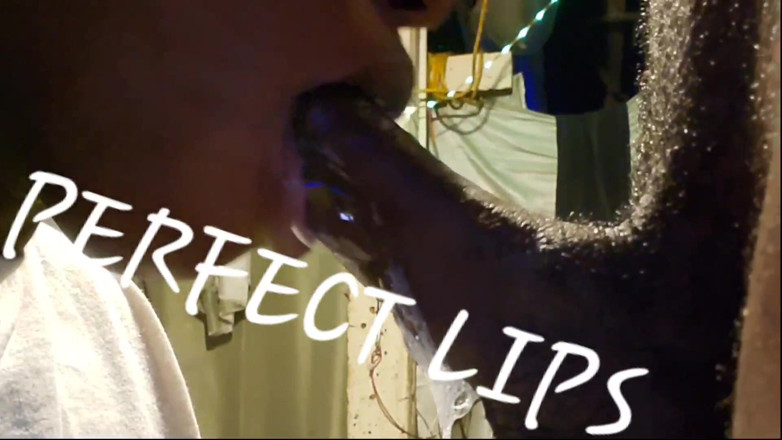 MS Perfect Lips: ปากสุดเพอร์เฟ็คต์ทําให้เขาจับควยแข็ง! จากควยของเขาลึกสุดคอเลอะเทอะของเธอ