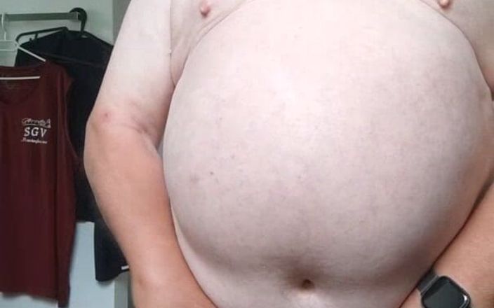 Karlchengeil: 발정난 샤워, 흑인 팬티를 입고 험퍼를 흥얼거리는 마누라
