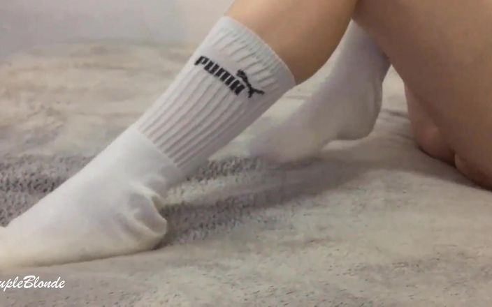 Miley Grey: Chaussettes longues, ouah - Miley Grey