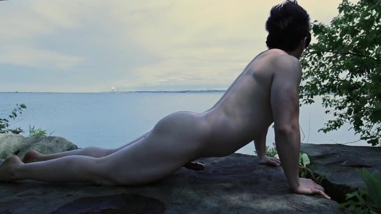 barenakedboy: मेरी पीठ पर सूरज, मेरे पैरों पर झील - कुछ पुश-अप्स को खटखटाया, जैसे मेरे पास जगह थी